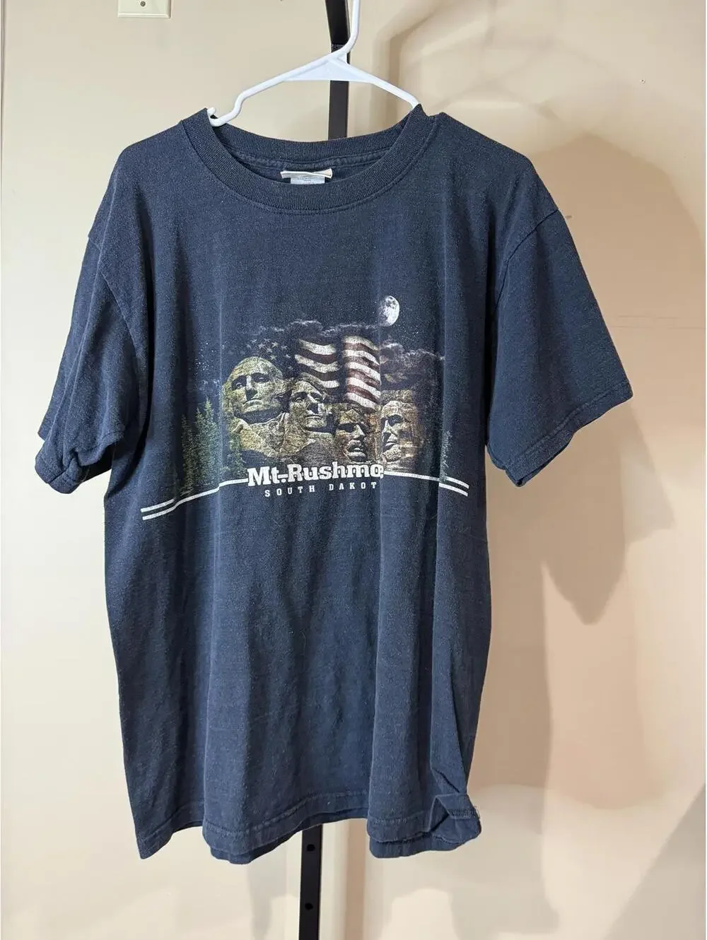 GreenBrand Recycled Mt. Rushmore South Dakota Graphic T-Shirt Size Large